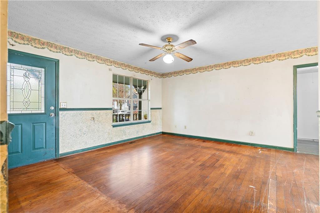 6 Highpoint Court Cartersville, GA 30120 - Photo 3 of 32