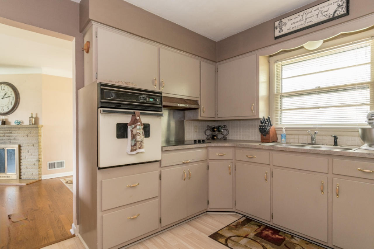 3414 Grace Road Kalamazoo, MI 49006 - Photo 9 of 18 Grace Rd-7