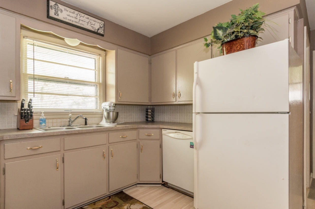 3414 Grace Road Kalamazoo, MI 49006 - Photo 10 of 18 Grace Rd-8