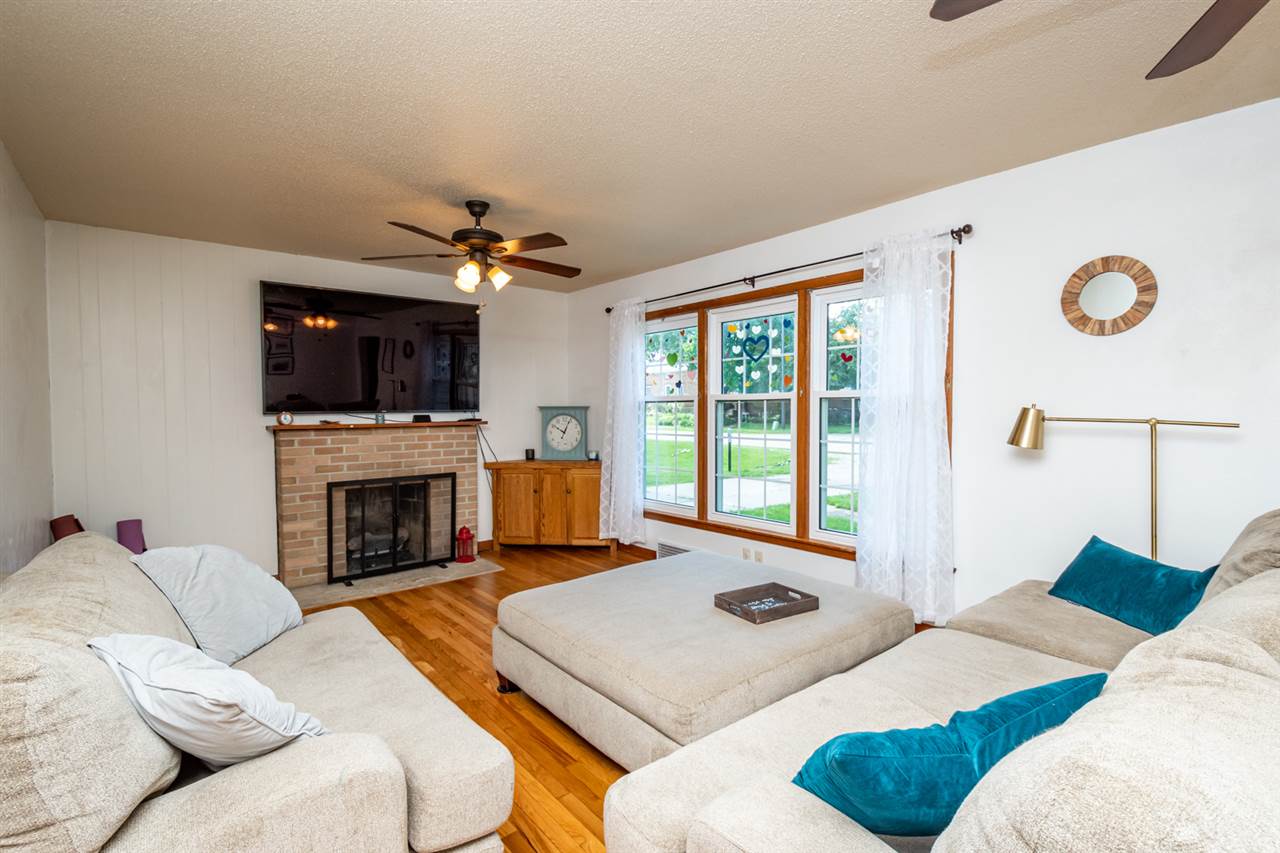 4417 V Street Homestead, IA 52236 - Photo 2 of 11 Gallery Image 2