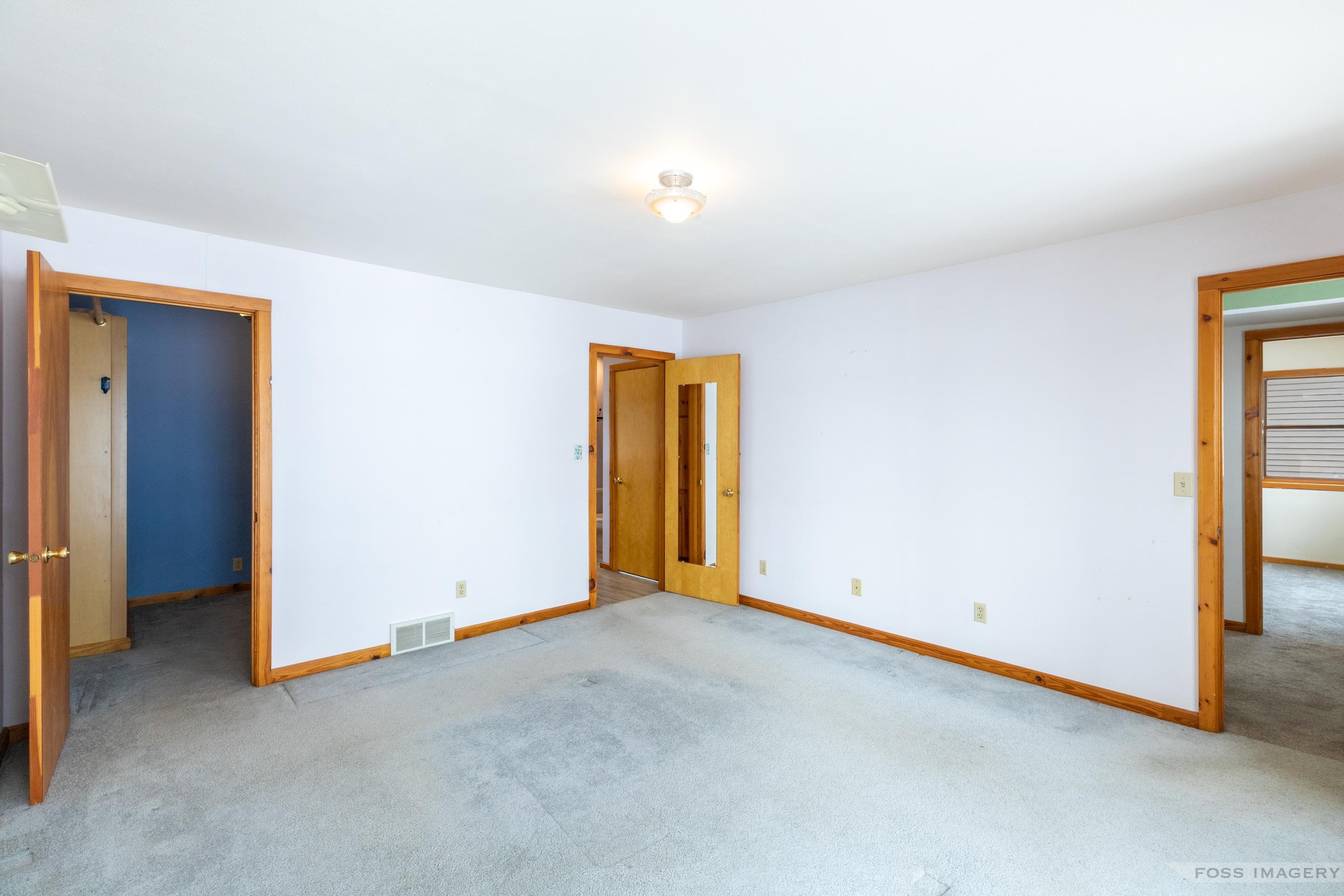 2804 Waubesa Avenue Madison, WI 53711 - Photo 13 of 36