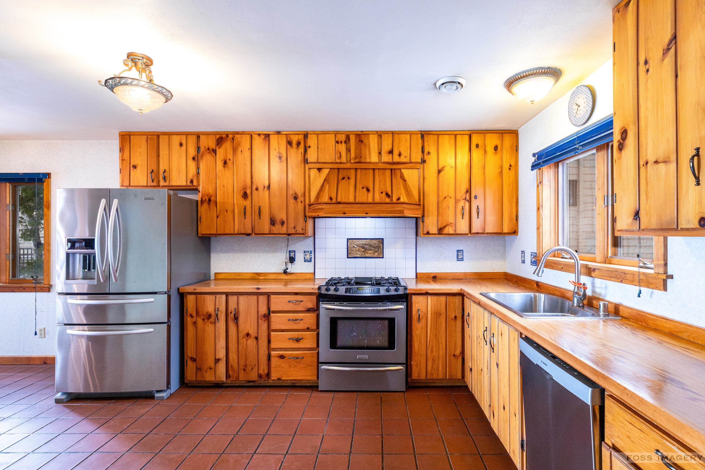 2804 Waubesa Avenue Madison, WI 53711 - Photo 9 of 36