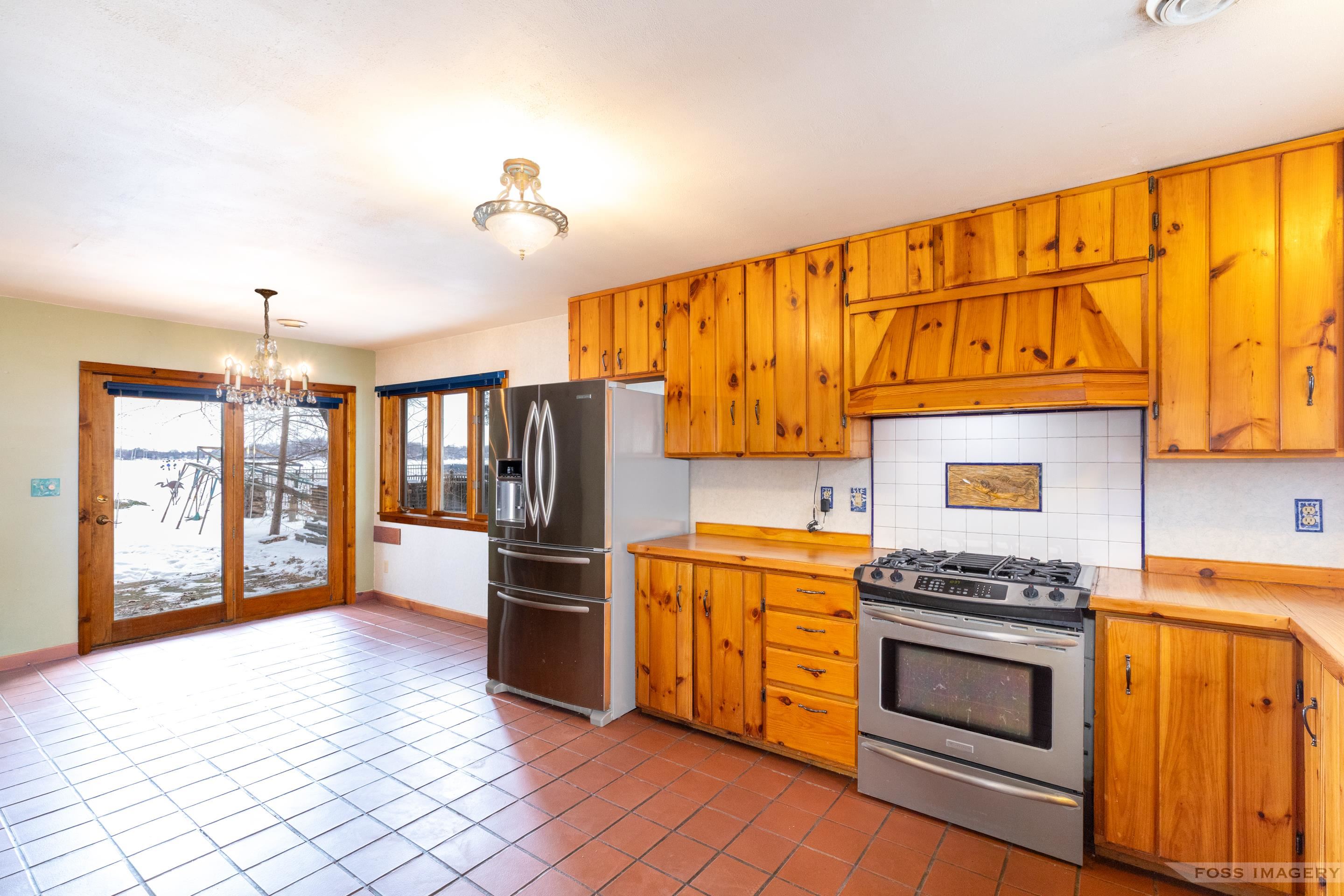 2804 Waubesa Avenue Madison, WI 53711 - Photo 10 of 36