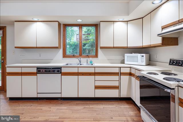 752 Valentine Road Crownsville, MD 21032 - Photo 13 of 47 Recessed Lighting, Hardwood floors.