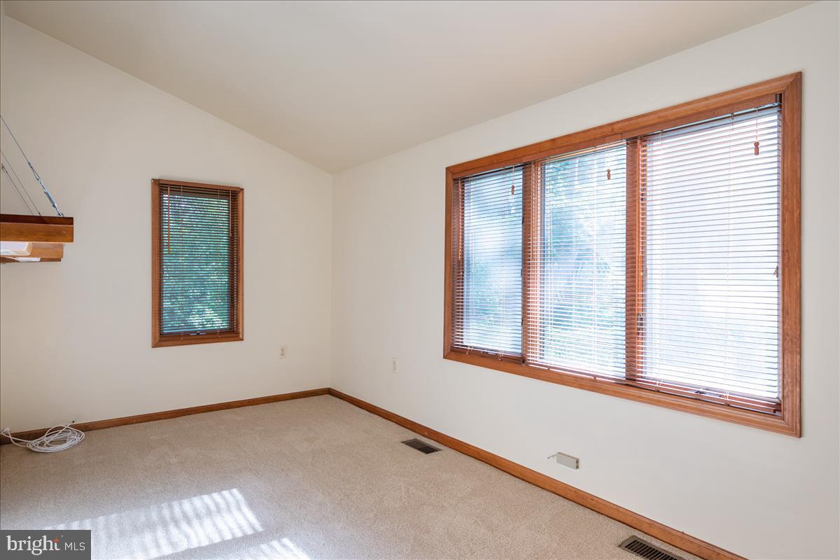 752 Valentine Road Crownsville, MD 21032 - Photo 16 of 47 Main floor office /Den