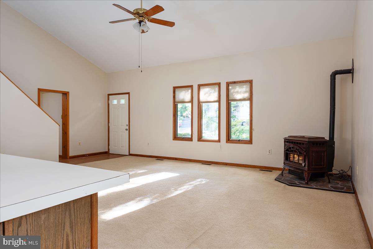 752 Valentine Road Crownsville, MD 21032 - Photo 8 of 47 Family room.