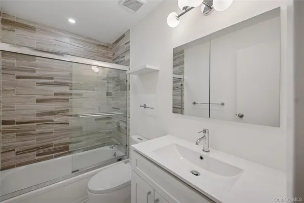 $1,200,000 | 70 Pheasant Run, Roslyn, NY 11576