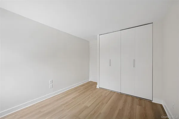 $1,200,000 | 70 Pheasant Run, Roslyn, NY 11576