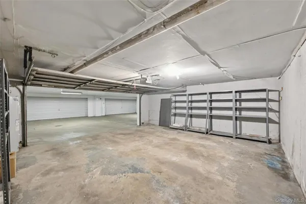 $1,200,000 | 70 Pheasant Run, Roslyn, NY 11576