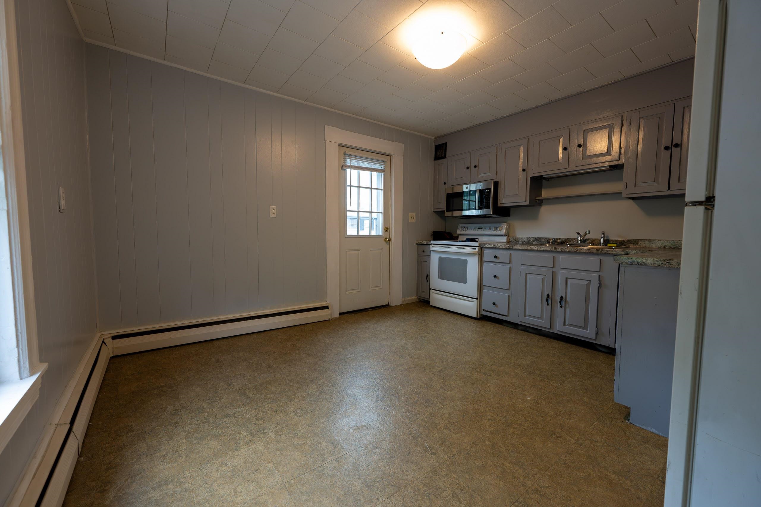 125 Tarrytown Road, Unit 123 Manchester, NH 03103 - Photo 2 of 30