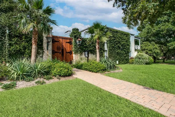 $199,900 | 5911 East University Boulevard, Unit 206, Dallas, TX 75206