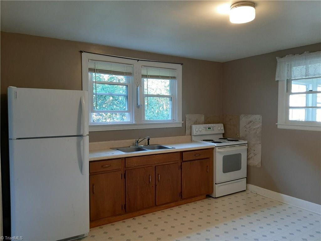 4695 Seward Road Pfafftown, NC 27040 - Photo 4 of 13 Gallery Image 4