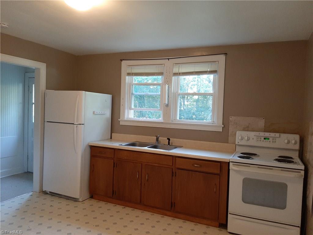 4695 Seward Road Pfafftown, NC 27040 - Photo 7 of 13 Gallery Image 7