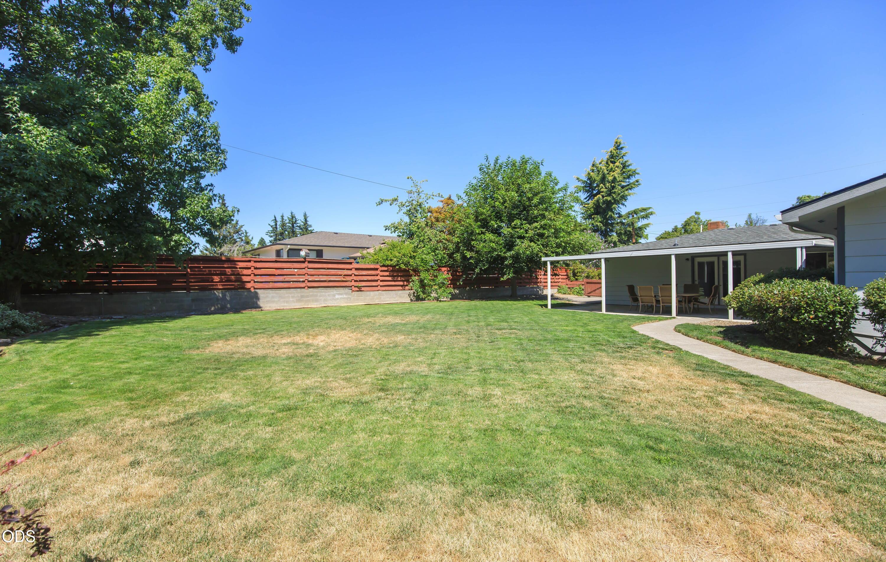 110 Windsor Way Central Point, OR 97502 - Photo 30 of 33 Gallery Image 30