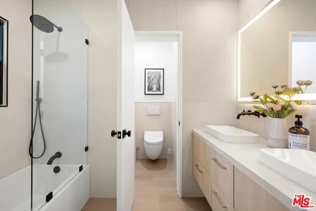 $1,099,000 | 15864 Marlin Place, Van Nuys, CA 91406