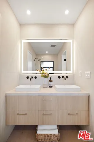 $1,099,000 | 15864 Marlin Place, Van Nuys, CA 91406