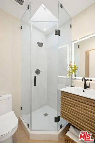 $1,099,000 | 15864 Marlin Place, Van Nuys, CA 91406