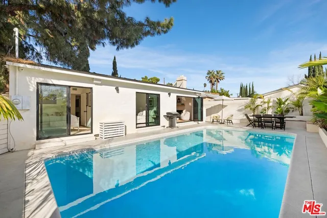 $1,099,000 | 15864 Marlin Place, Van Nuys, CA 91406