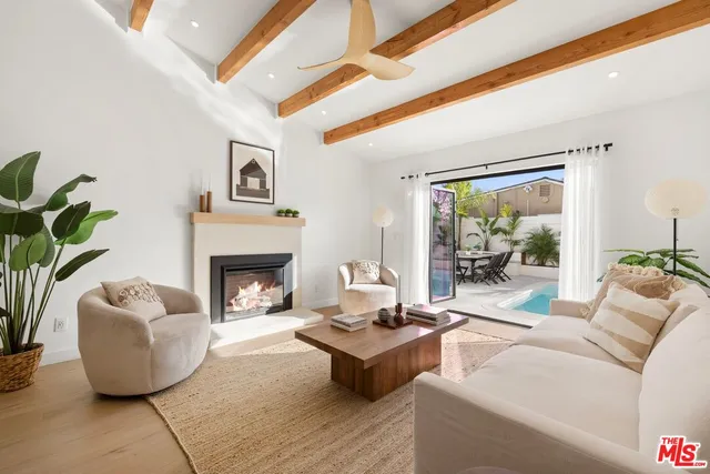 $1,099,000 | 15864 Marlin Place, Van Nuys, CA 91406