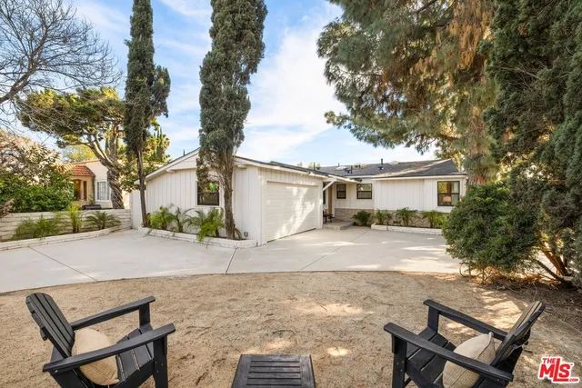 $1,099,000 | 15864 Marlin Place, Van Nuys, CA 91406