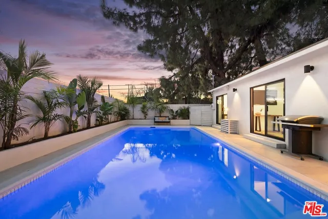 $1,099,000 | 15864 Marlin Place, Van Nuys, CA 91406