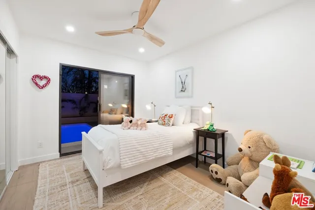 $1,099,000 | 15864 Marlin Place, Van Nuys, CA 91406