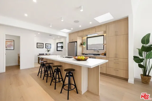 $1,099,000 | 15864 Marlin Place, Van Nuys, CA 91406