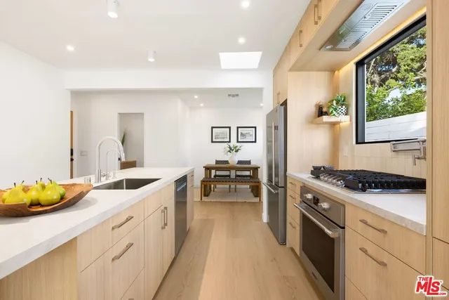 $1,099,000 | 15864 Marlin Place, Van Nuys, CA 91406