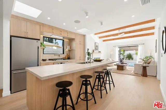 $1,099,000 | 15864 Marlin Place, Van Nuys, CA 91406