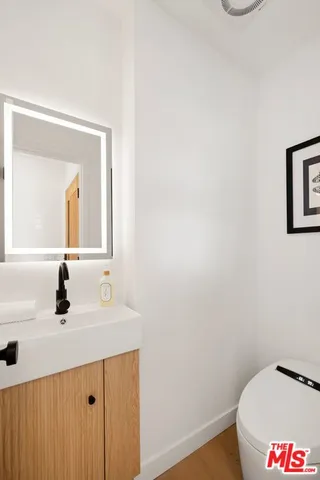 $1,099,000 | 15864 Marlin Place, Van Nuys, CA 91406