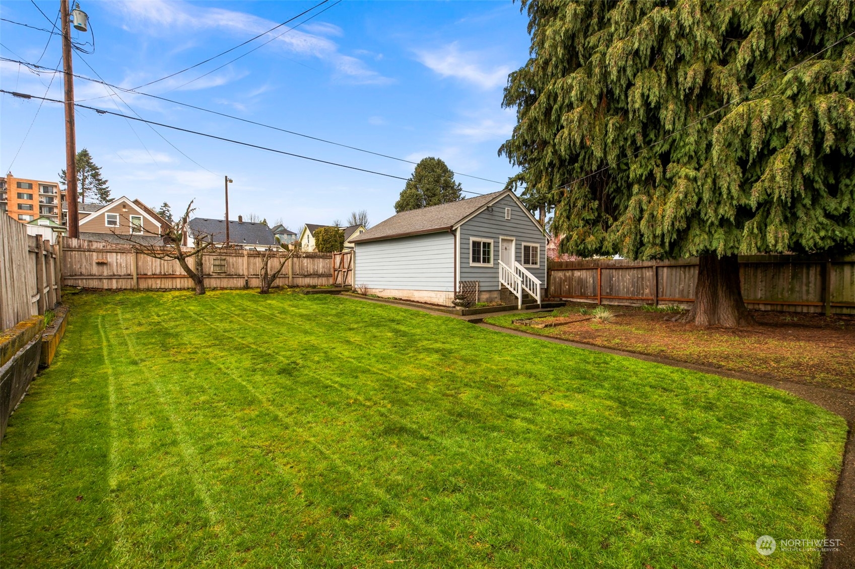 3416 Rockefeller Avenue Everett, WA 98201 - Photo 36 of 40 a view of a house with a yard