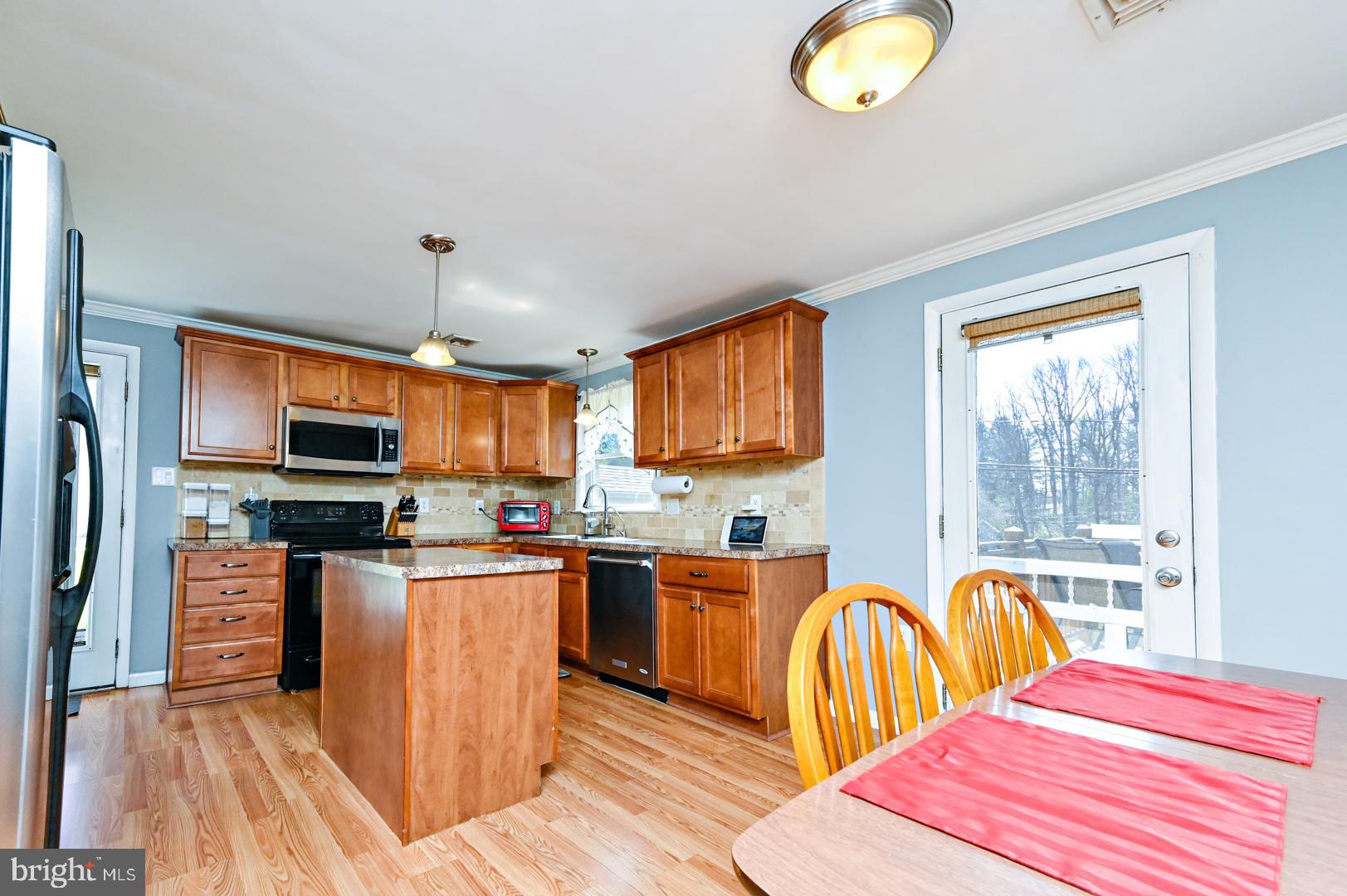 318 Morrison Road Reading, PA 19601 - Photo 12 of 36