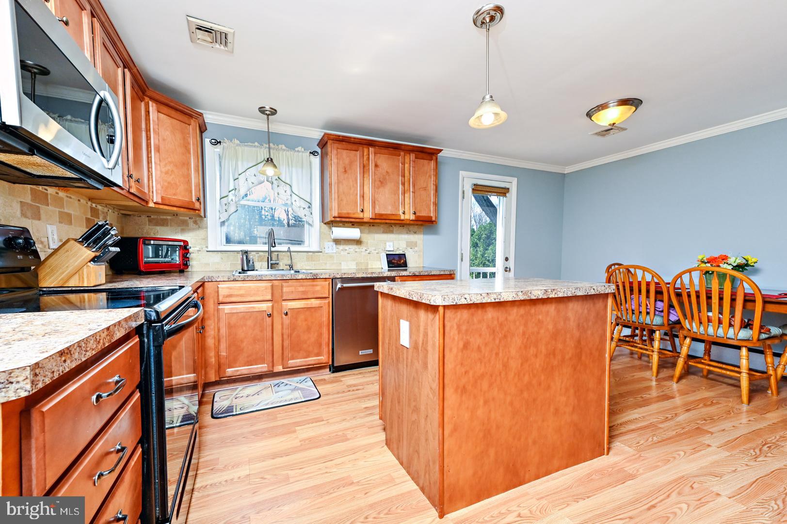 318 Morrison Road Reading, PA 19601 - Photo 13 of 36