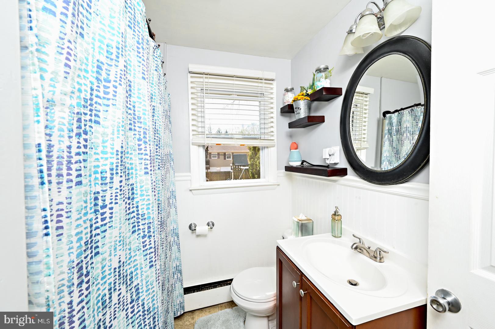 318 Morrison Road Reading, PA 19601 - Photo 24 of 36 Full Bathroom