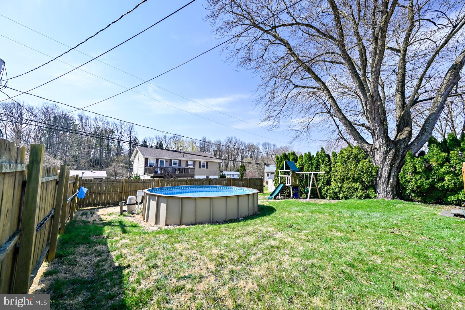 318 Morrison Road Reading, PA 19601 - Photo 4 of 36