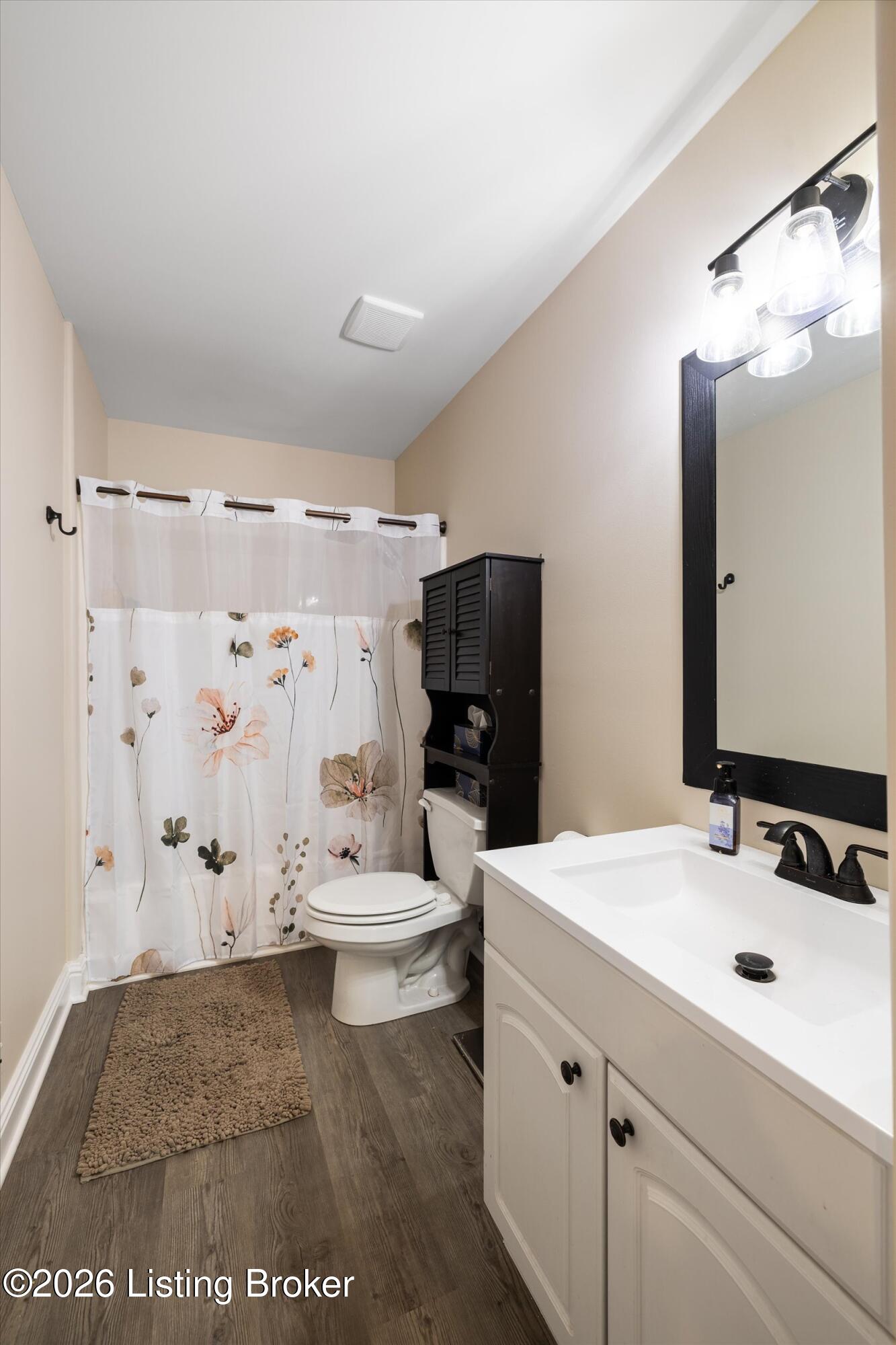 6908 Colton Road Crestwood, KY 40014 - Photo 27 of 59 Second Full Bath in Hall Upstairs