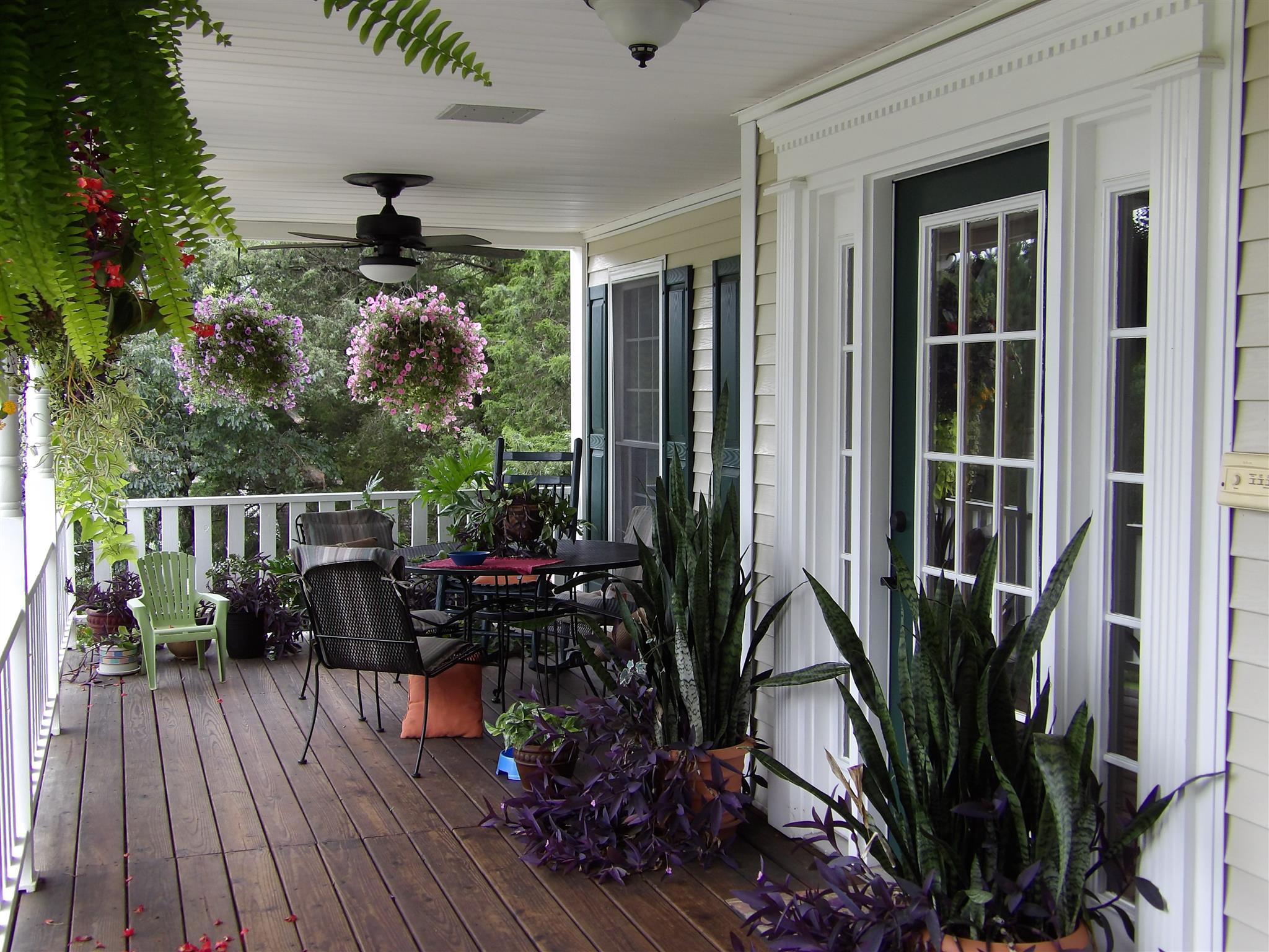 197 Spicer Road Burns, TN 37029 - Photo 5 of 28 a view of balcony and deck with furniture