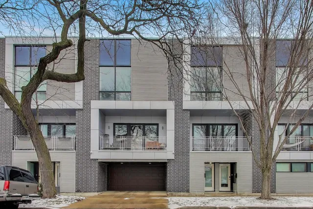 $739,900 | 2005 North Albany Avenue, Unit 2005, Chicago, IL 60647