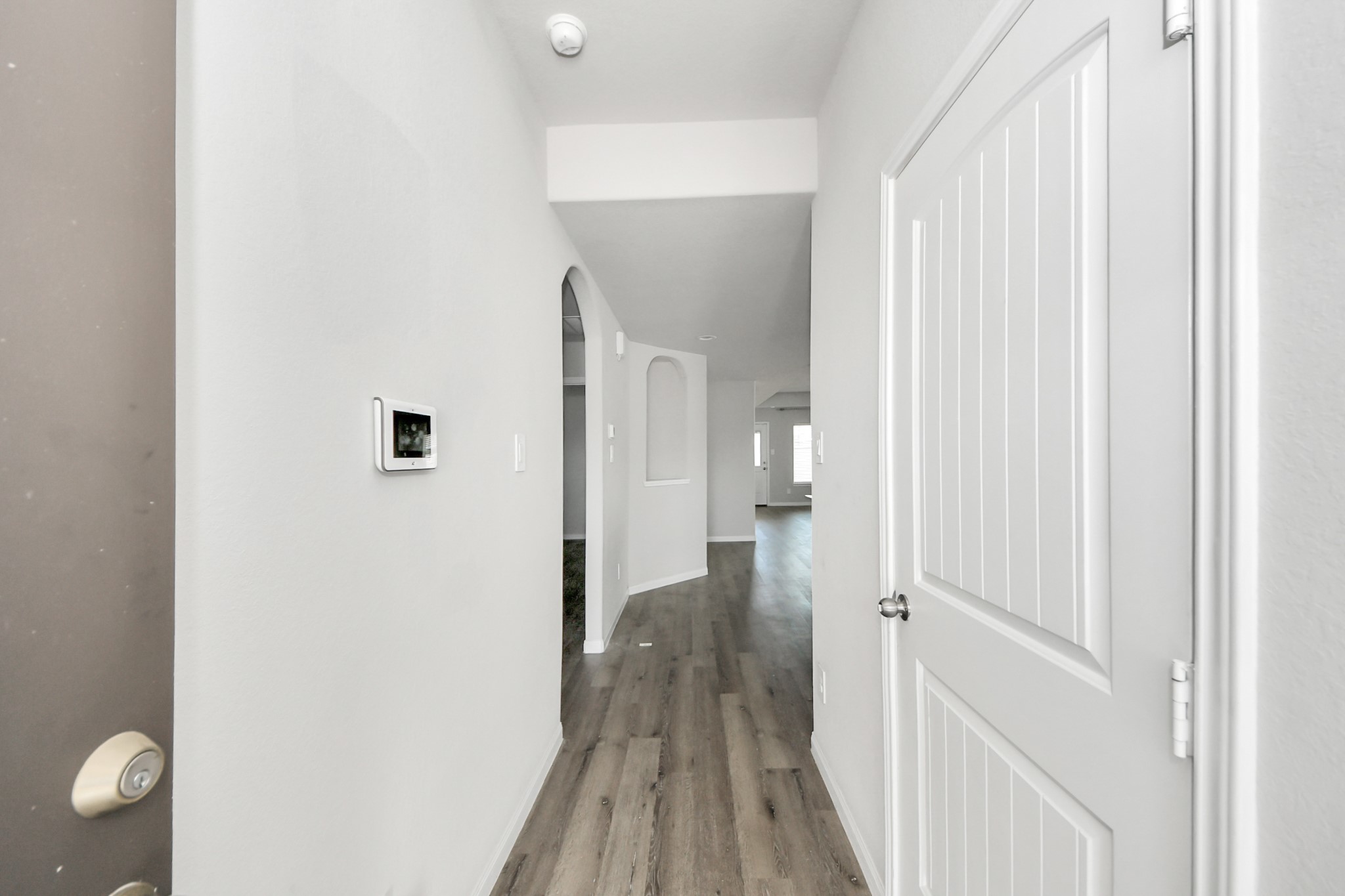 5626 Brooklyn Rose Drive Rosharon, TX 77583 - Photo 9 of 34 a view of a bathroom from the hallway