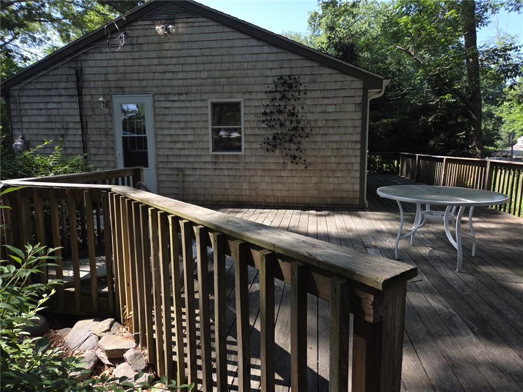 31 Lakeside Drive Hopkinton, RI 02832 - Photo 4 of 32