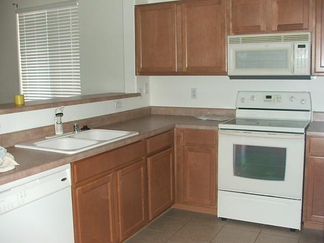 6904 West Darrel Road Laveen, AZ 85339 - Photo 2 of 3 SPACIOUS KITCHEN