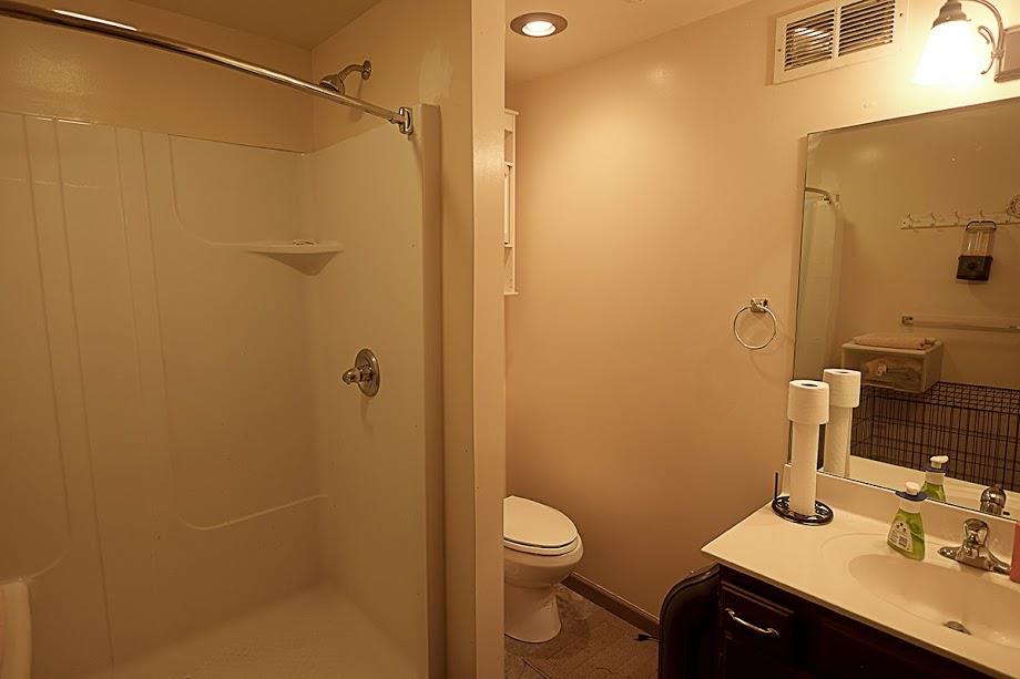 7941 Manus Road Murfreesboro, TN 37127 - Photo 19 of 30 Bathroom in shop