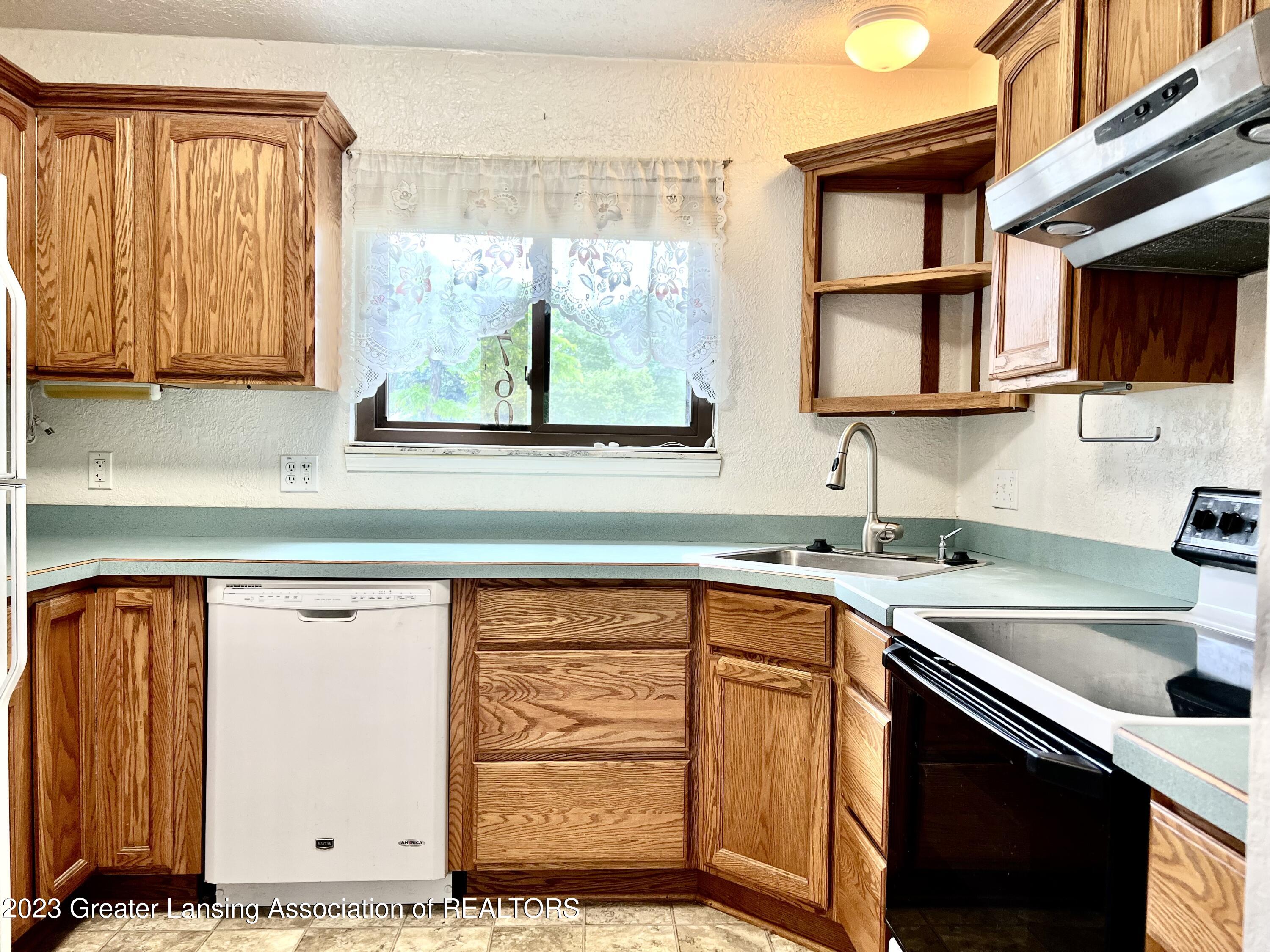 1760 Maple Ridge Road Haslett, MI 48840 - Photo 14 of 29 IMG_5908