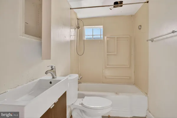 $2,200 | 1701 6th Street Northwest, Washington, DC 20001