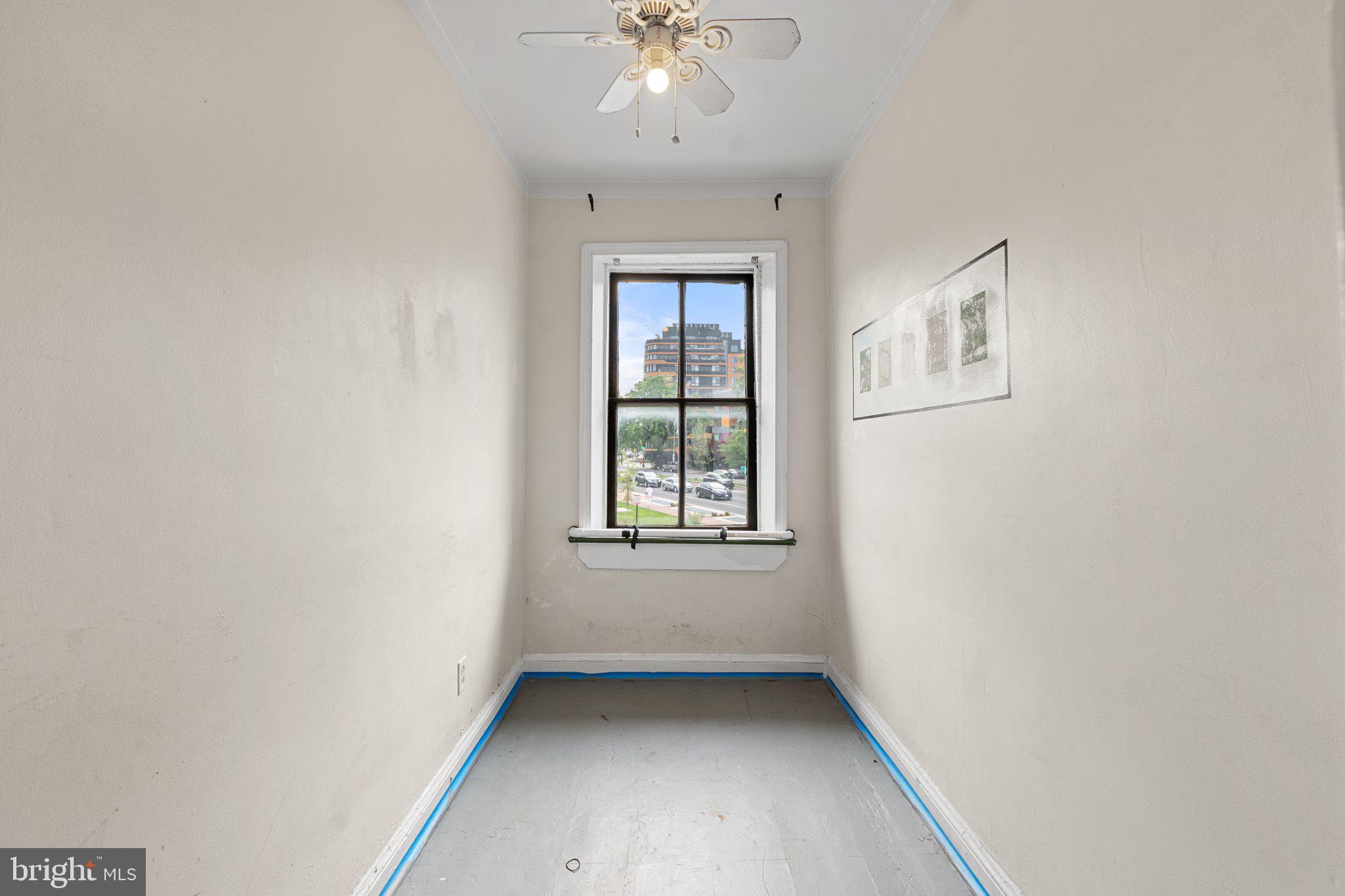 1701 6th Street Northwest Washington, DC 20001 - Photo 10 of 23 an empty room with a window