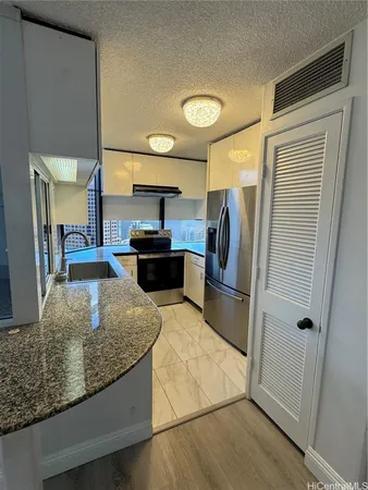 $3,900 | 1212 Nuuanu Avenue, Unit 3103, Honolulu, HI 96817