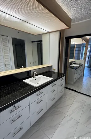 $3,900 | 1212 Nuuanu Avenue, Unit 3103, Honolulu, HI 96817