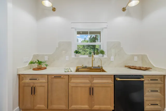 $620,000 | 5887 Williams Road, Tallahassee, FL 32311