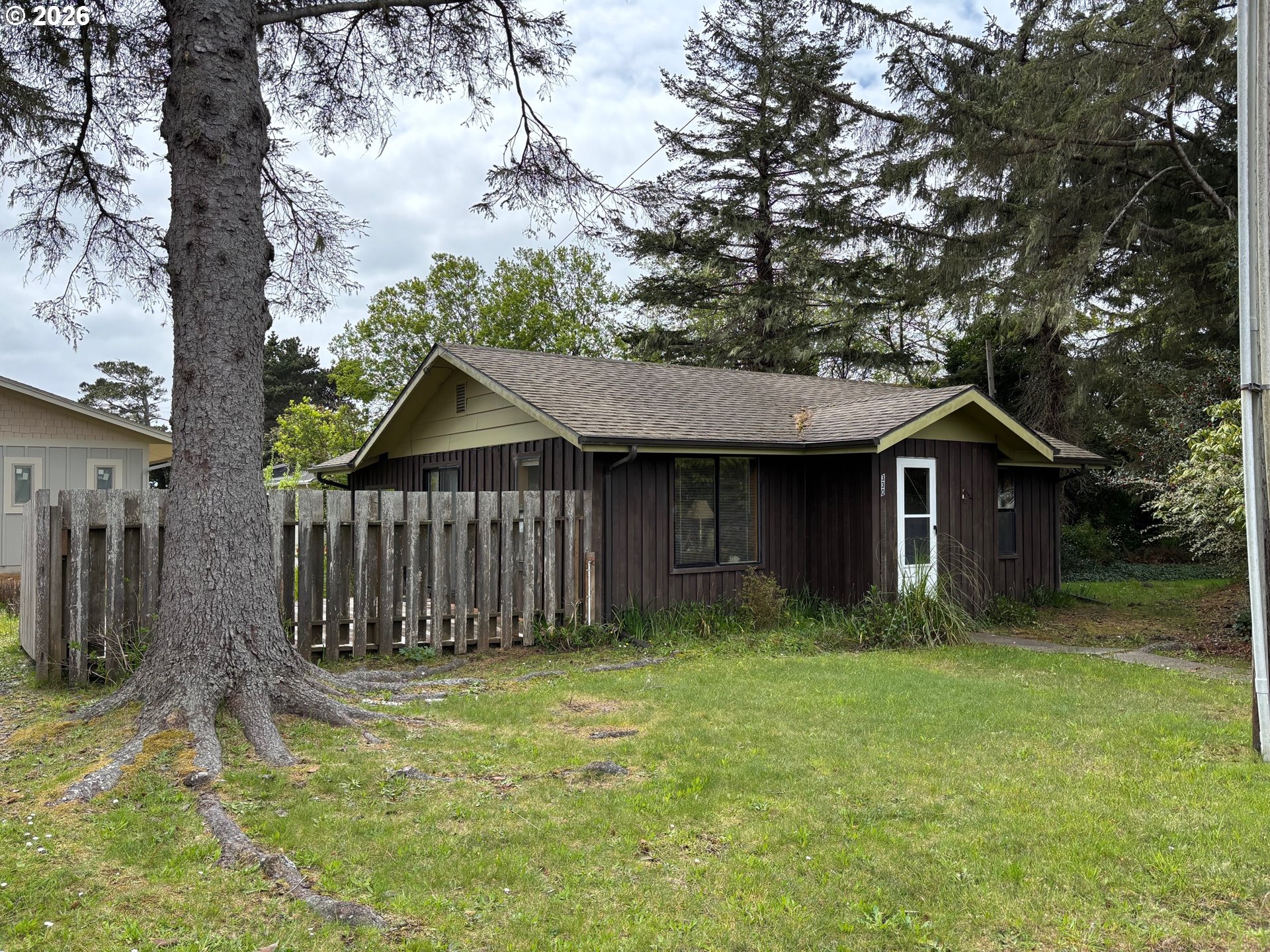 330 10th Street Southwest Bandon, OR 97411 - Photo 1 of 44
