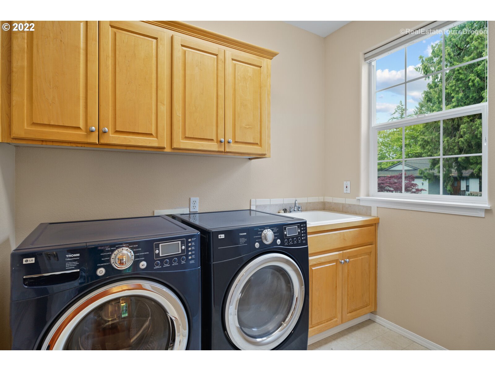 7635 Southwest Landau Street Portland, OR 97223 - Photo 13 of 30